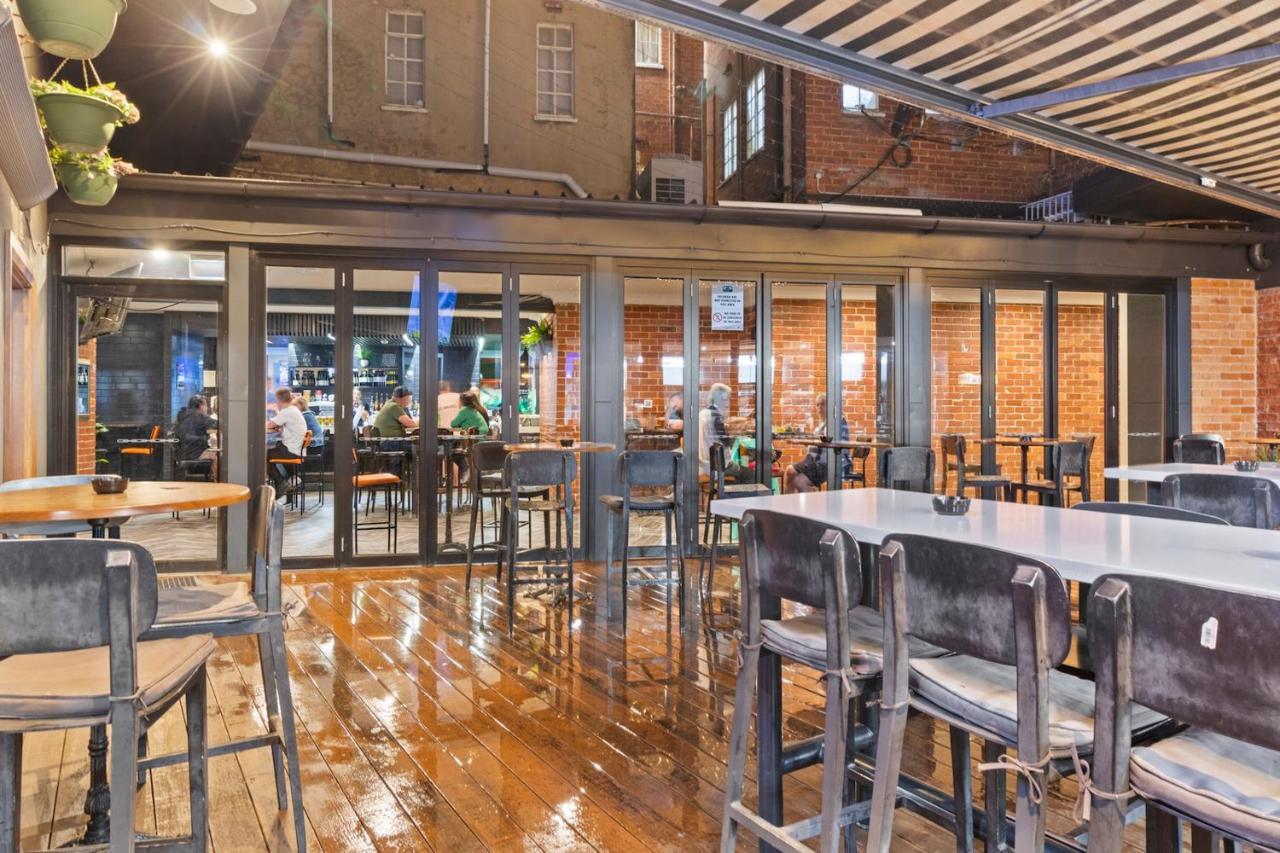 Hotel Queanbeyan Canberra Esterno foto