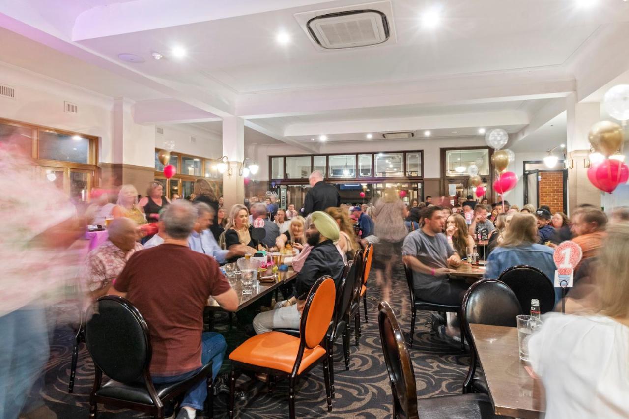 Hotel Queanbeyan Canberra Esterno foto