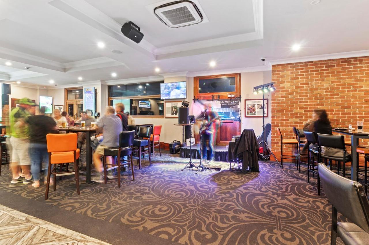 Hotel Queanbeyan Canberra Esterno foto