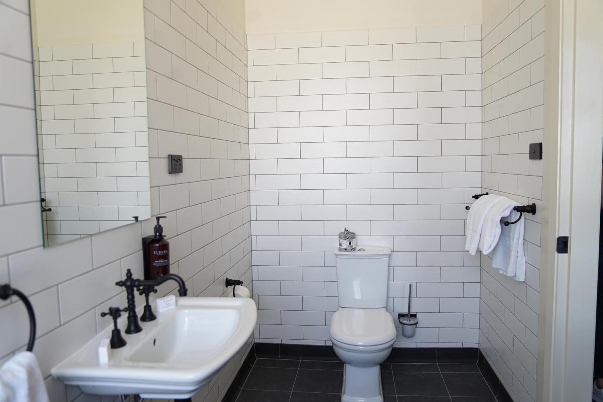 Hotel Queanbeyan Canberra Esterno foto